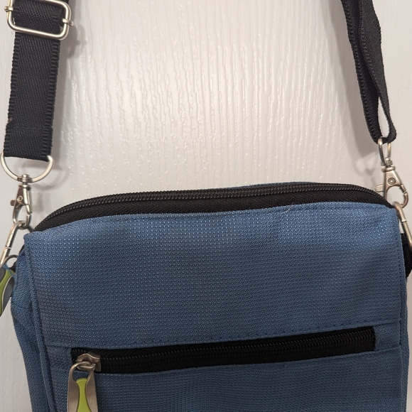 EUC Recycled Plastic Bottles Crossbody Bag - Picture 4 of 8